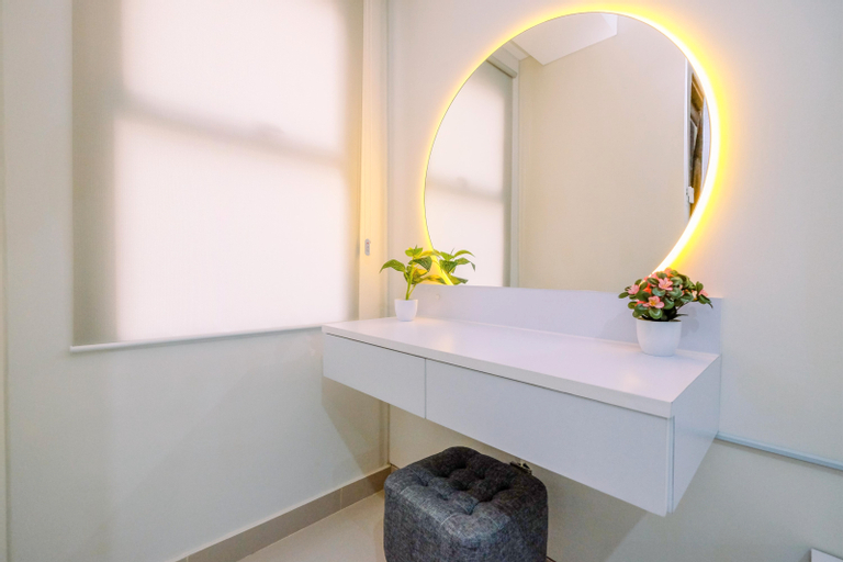 Bedroom 3, Modern Living and Nice Studio at Transpark Cibubur Apartment By Travelio, Depok