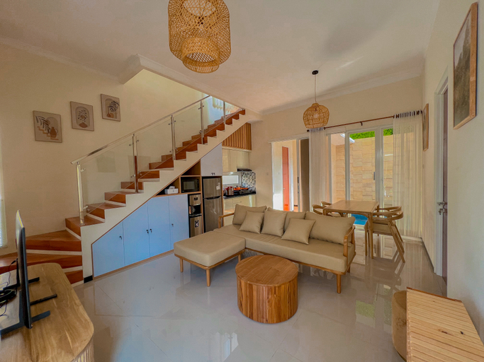 Others 3, Villa Double A Pesona, Malang
