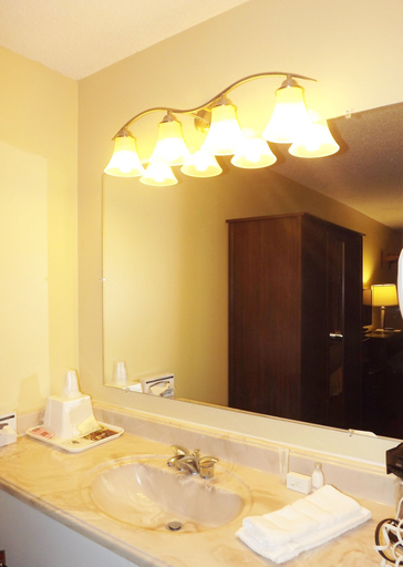 Bathroom 3, River Edge Inn, Westmoreland