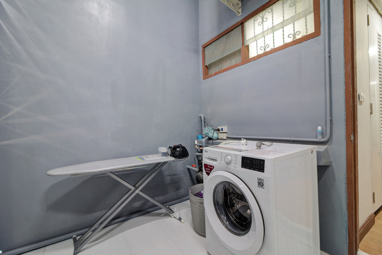 Bathroom 4, Bangkok Watergate Townhouse, Ratchathewi