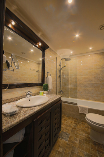Bathroom 5, Town Season Hotel, Wadi Musa