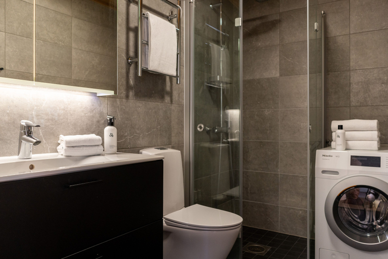 Bathroom, Roost Graniittilinnankatu, Finland Proper