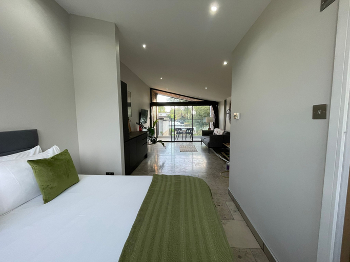 Others 5, River View Guest House, Jacuzzi, Boat, Fire Hire, Windsor and Maidenhead