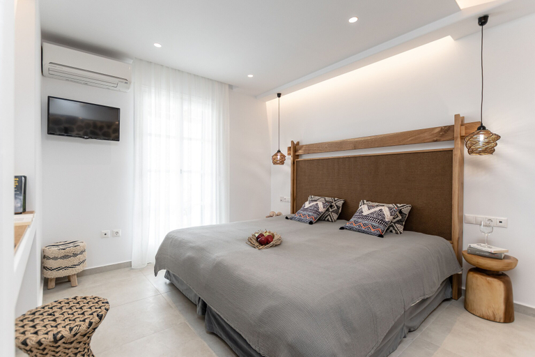 Bedroom 3, Spiros Hotel, South Aegean