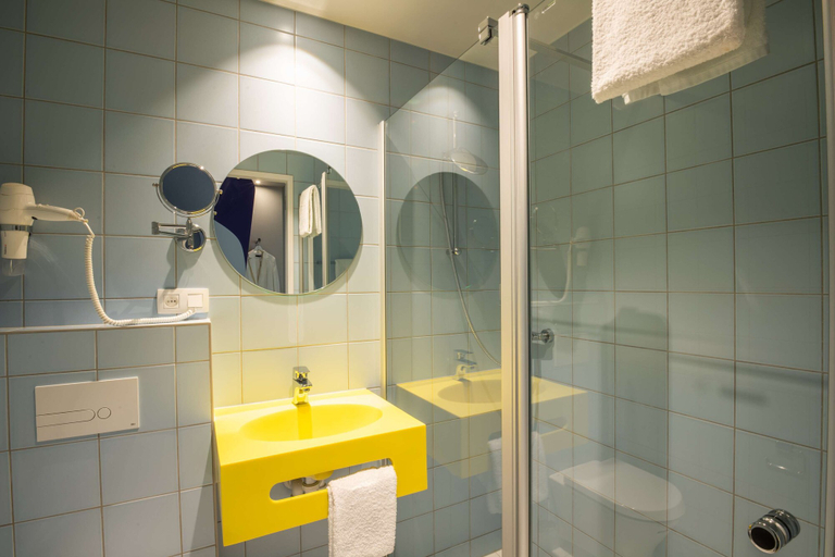Bathroom, Prize by Radisson, Antwerp City, Antwerpen