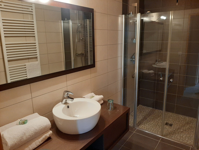 Bathroom 3