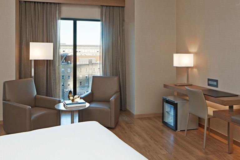 Bedroom 4, AC Hotel by Marriott Minneapolis Downtown, Hennepin