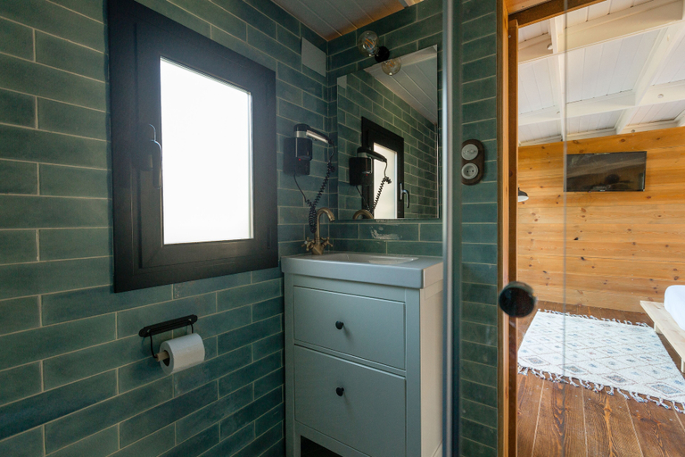 Bathroom 4, HolaCamp Sitges Garrofer, Barcelona