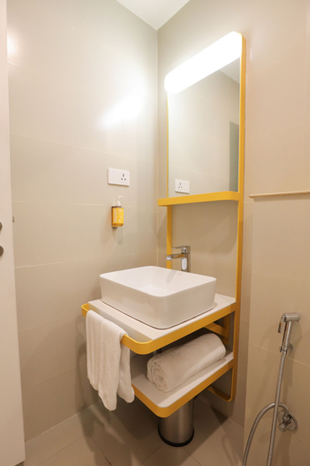 Bathroom 5, Bloom Hotel - Jalandhar, Jalandhar