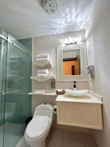 Bathroom 3, Dakani Hotel Boutique, Quito