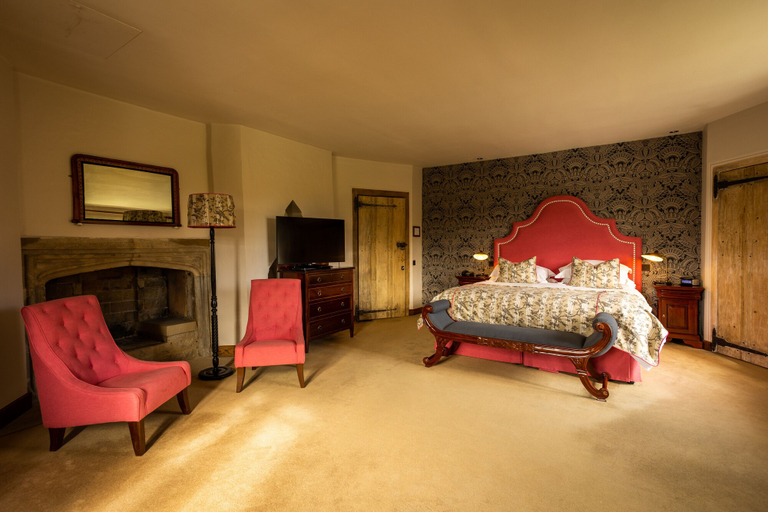 Bedroom 2, Maidens Tower B&B, Kent