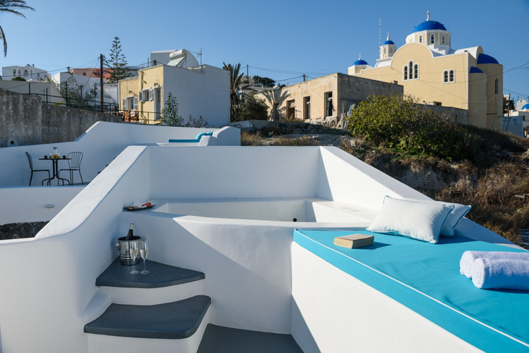 Others 4, The Luna Cavern 3 with Hot Tub Ocean, South Aegean
