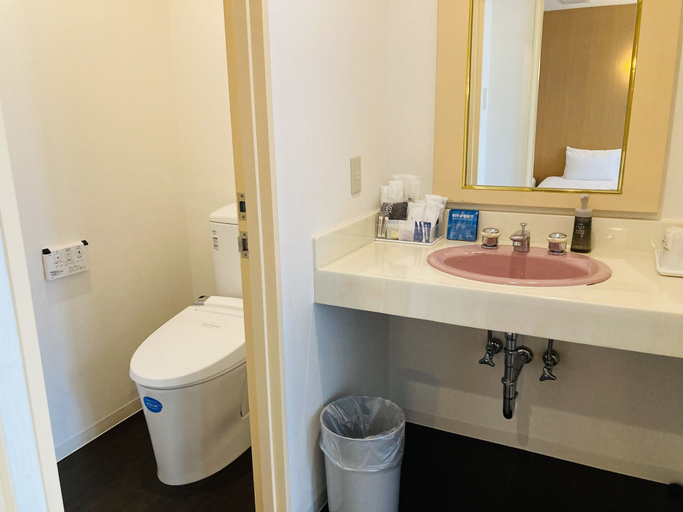 Bathroom 5, Hotel Precia Naha Tsujimachi, Naha