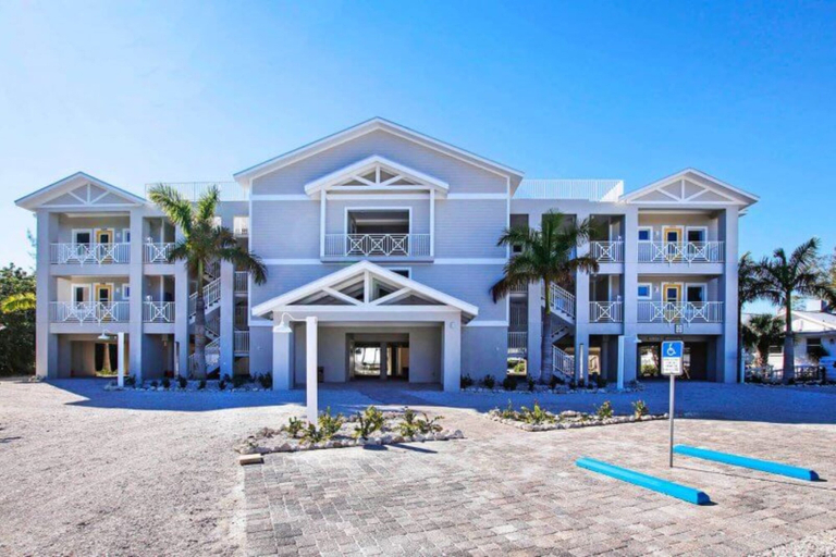 Exterior & Views 2, Island Inn, Lee