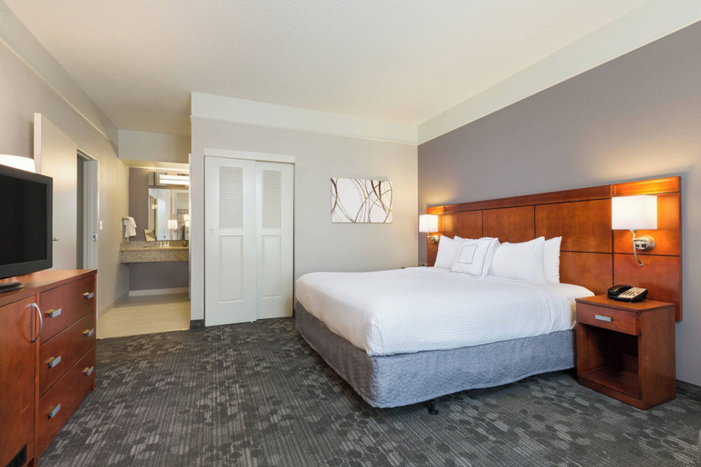 Bedroom 3, Courtyard by Marriott Houston by the Galleria, Houston