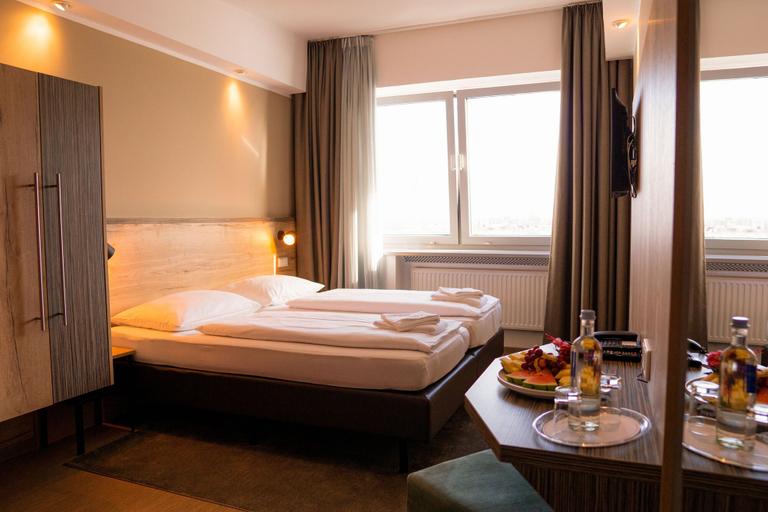 Bedroom 3, HotelSportforum, Rostock
