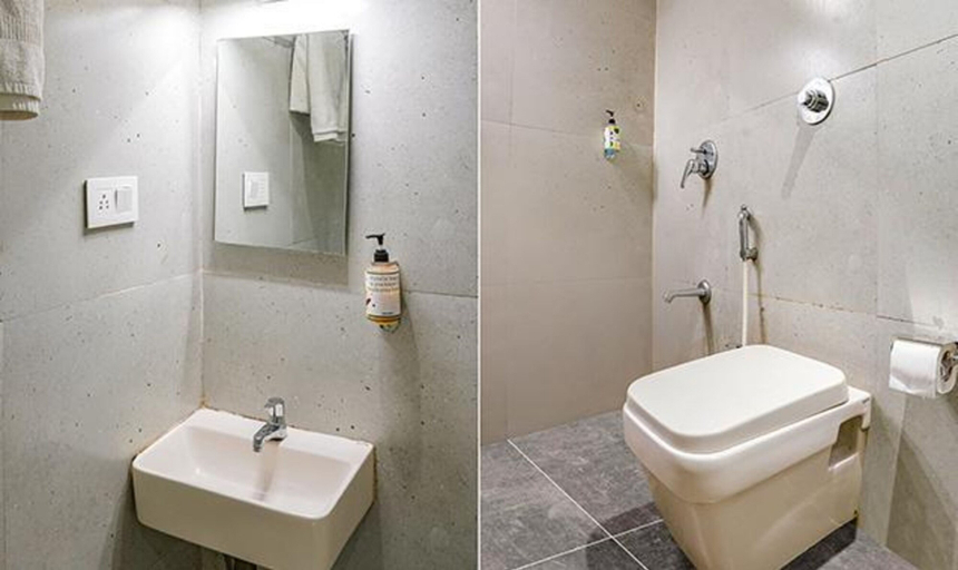 Bathroom 2, Fabhotel New Prince Palace, Mumbai Suburban