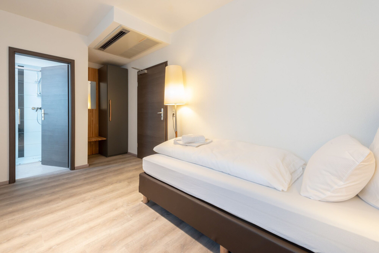 Bedroom 2, Hotel in Laisen, Reutlingen