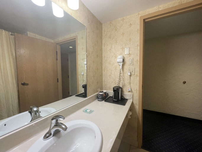 Bathroom 6