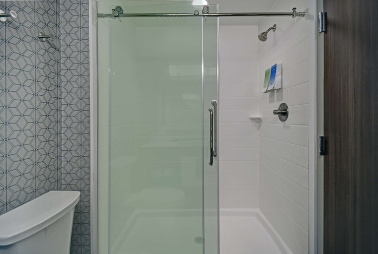 Bathroom 4, Home2 Suites by Hilton Springdale Cincinnati, Hamilton
