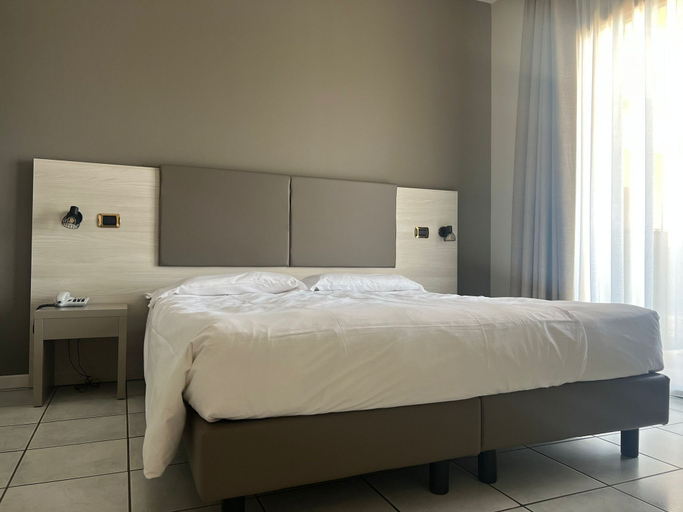 Bedroom 3, Le Terrazze Sul Lago Residence & Hotel, Brescia