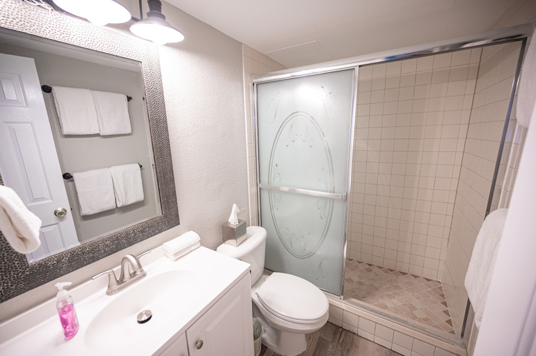 Bathroom 4, Stay Together Suites | Strip Condominium, Clark