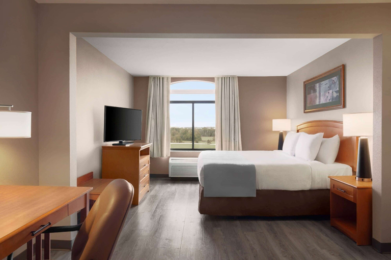 Bedroom 4, Wingate by Wyndham Bentonville AR, Benton