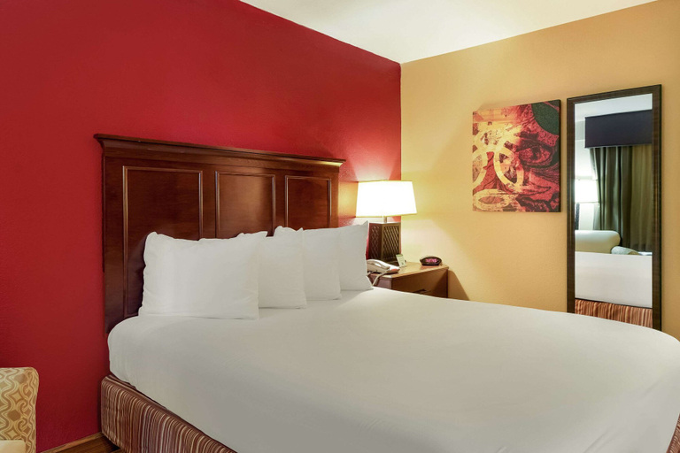 Bedroom 3, Quality Inn & Suites West Helena, Phillips