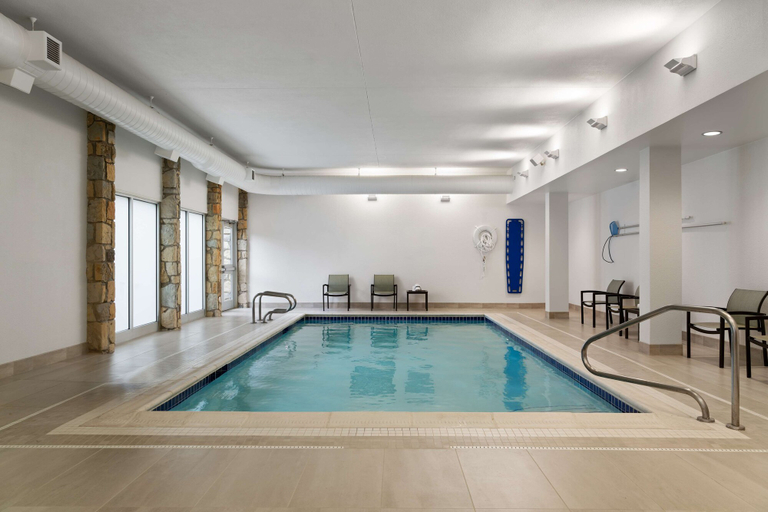Sport & Beauty 2, DoubleTree by Hilton Pittsburgh Airport, Allegheny