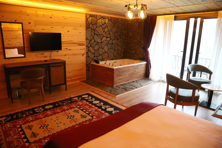 Bedroom 2, Yamaçda Suit Otel, Ardeşen