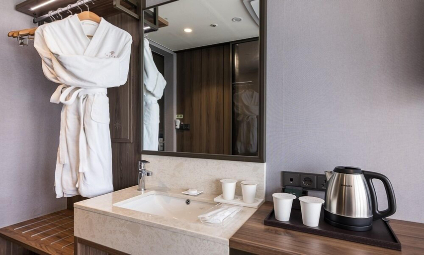 Bathroom 5, Layers Hotel Busan Hadan, Saha