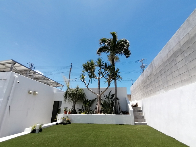 Salty House, Urasoe