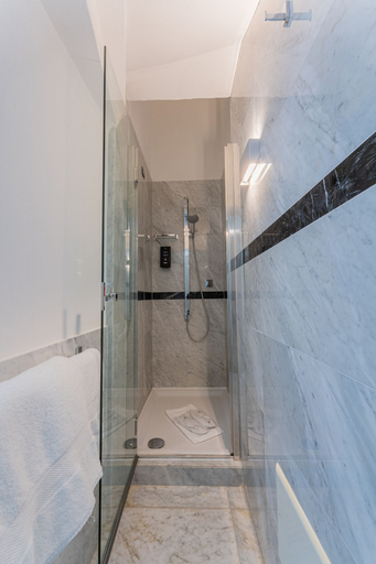 Bathroom 5, Villa Mosca, Sassari