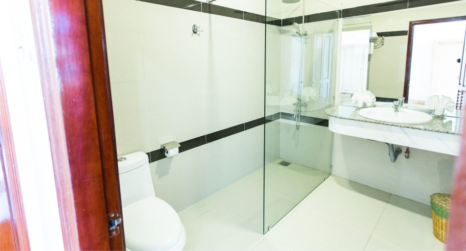 Bathroom 5, Hoang Yen 2 Hotel, Qui Nhơn
