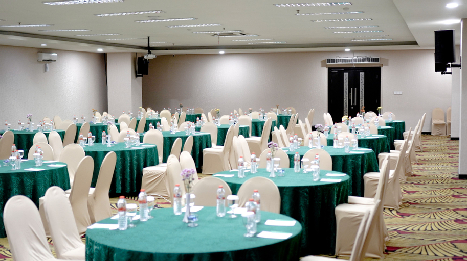 Business Facilities 14