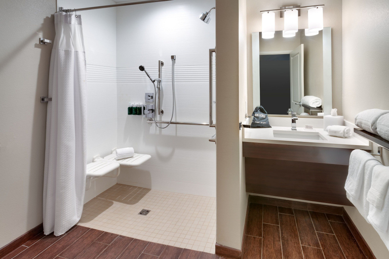 Bathroom 5, Towneplace Suites by Marriott Clovis, Curry