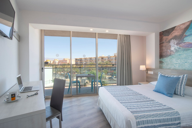 Bedroom 2, Hotel Roquetas El Palmeral by Pierre & Vacances, Almería