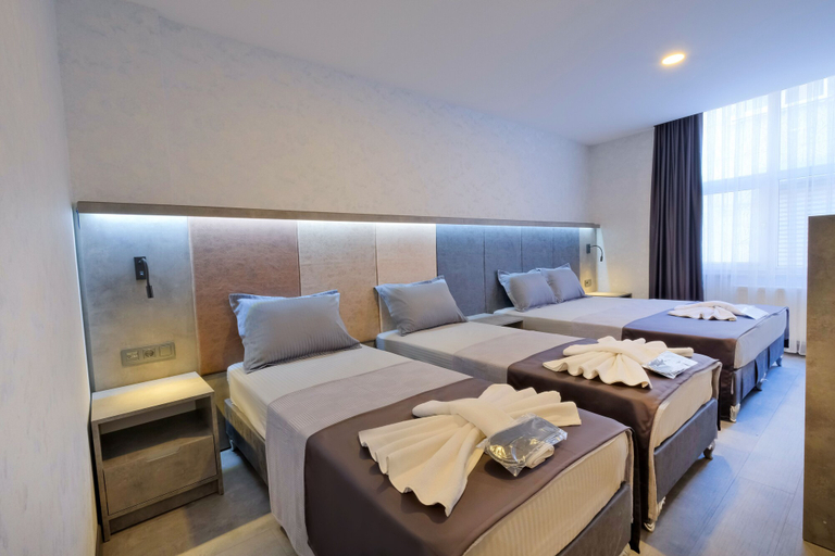 Bedroom 5, The Queen Hotel, Fatih