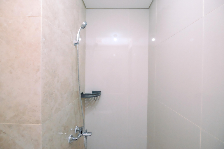 Bedroom 4, Modern Living and Nice Studio at Transpark Cibubur Apartment By Travelio, Depok