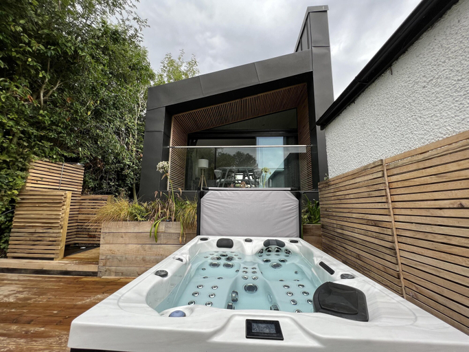 Others 4, River View Guest House, Jacuzzi, Boat, Fire Hire, Windsor and Maidenhead