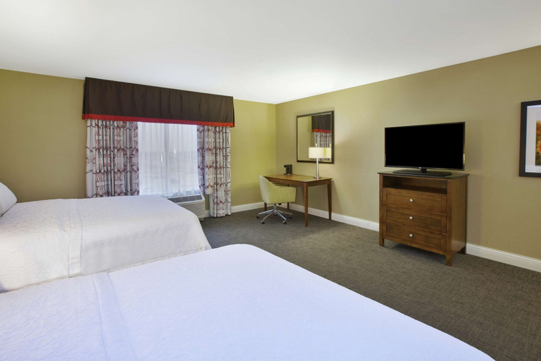 Bedroom 3, Hampton Inn & Suites Wichita Northeast, Sedgwick