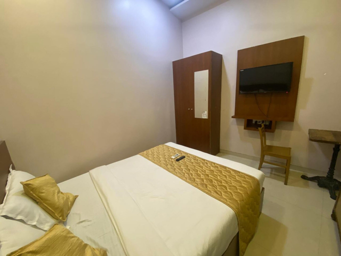 Bedroom 3, Hotel Nirvana Grace, Mumbai Suburban