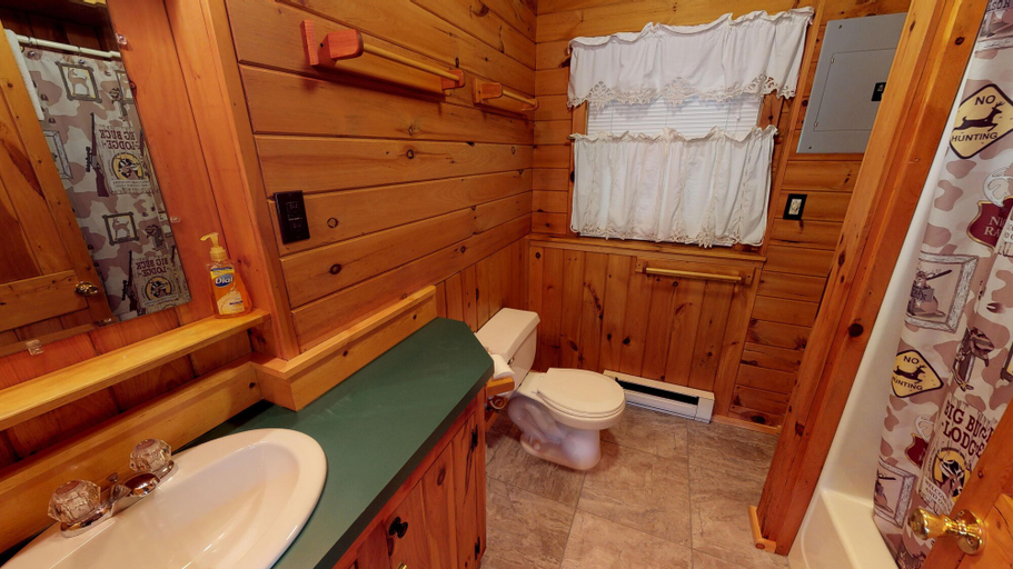 Bathroom 4, Rough Cut Lodge, Tioga