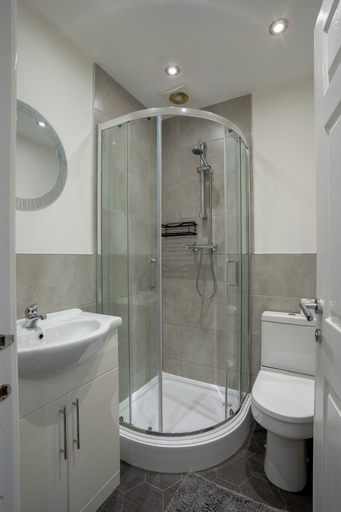 Bathroom 4, Designer Apartments, Sefton