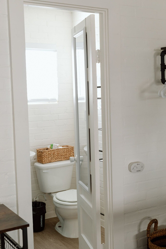 Bathroom 4, Whitney Ridge Resort, Bosque