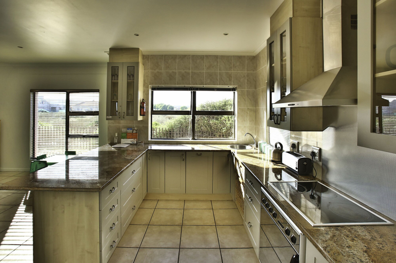 Others 5, Mulligan, Langebaan 10-sleeper, West Coast