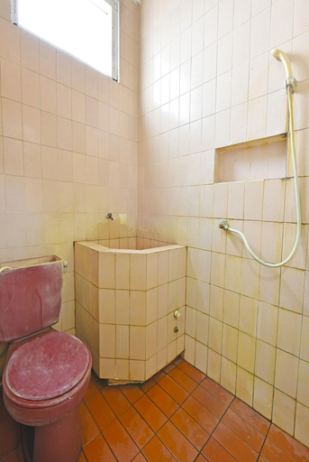 Bathroom 5, OYO 3722 Hotel Mutiara, Banyumas