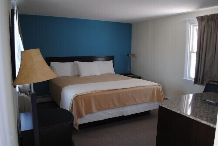 Bedroom 2, Shore Point Motel, Ocean
