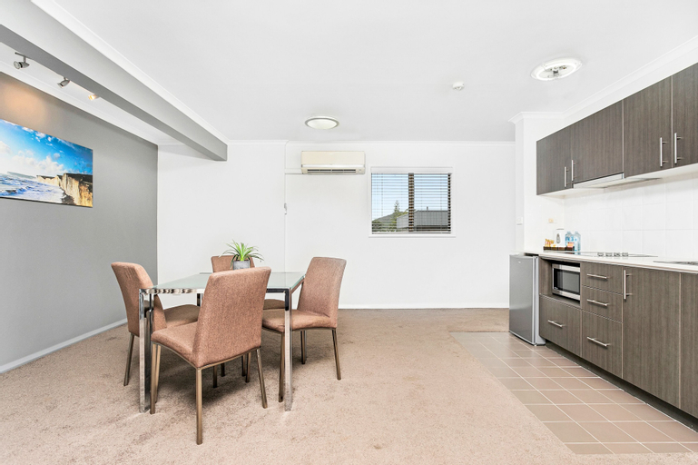 Dining Room 8