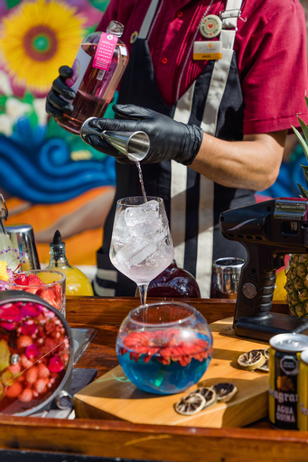 Food & Drinks 6